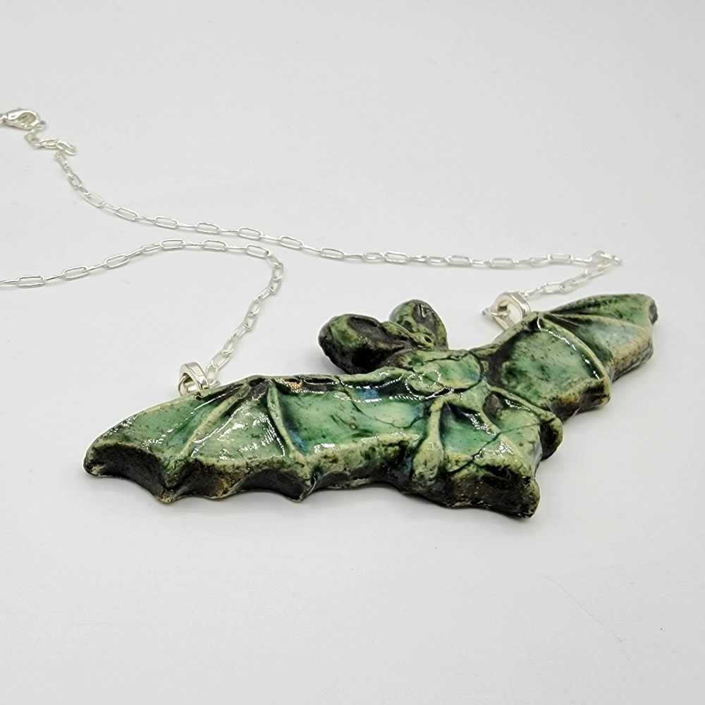 NEW large ceramic & silver BAT NECKLACE perfect goth witch HALLOWEEN gift 🎁 - Picture 5 of 7
